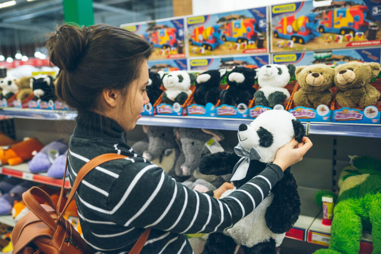 Using Immersive Qualitative and Using Decision Trees to Understand Toy Shopper’s Behaviors