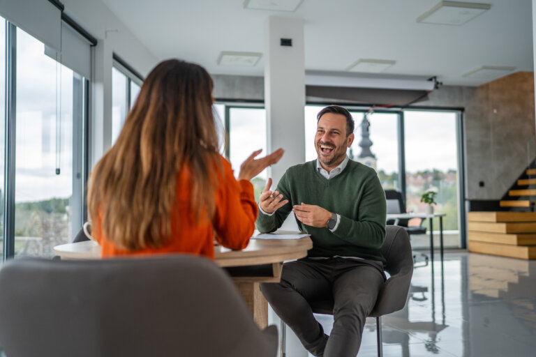 The Expert Paradox: How to Moderate B2B Interviews When Your Participants Know More Than You